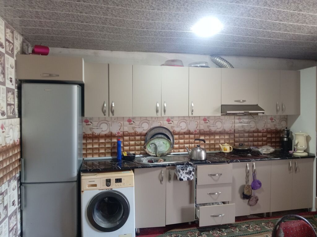 Satılır: həyət evi - Giriş: dəmir darvaza və ayrıca piyada qapısı