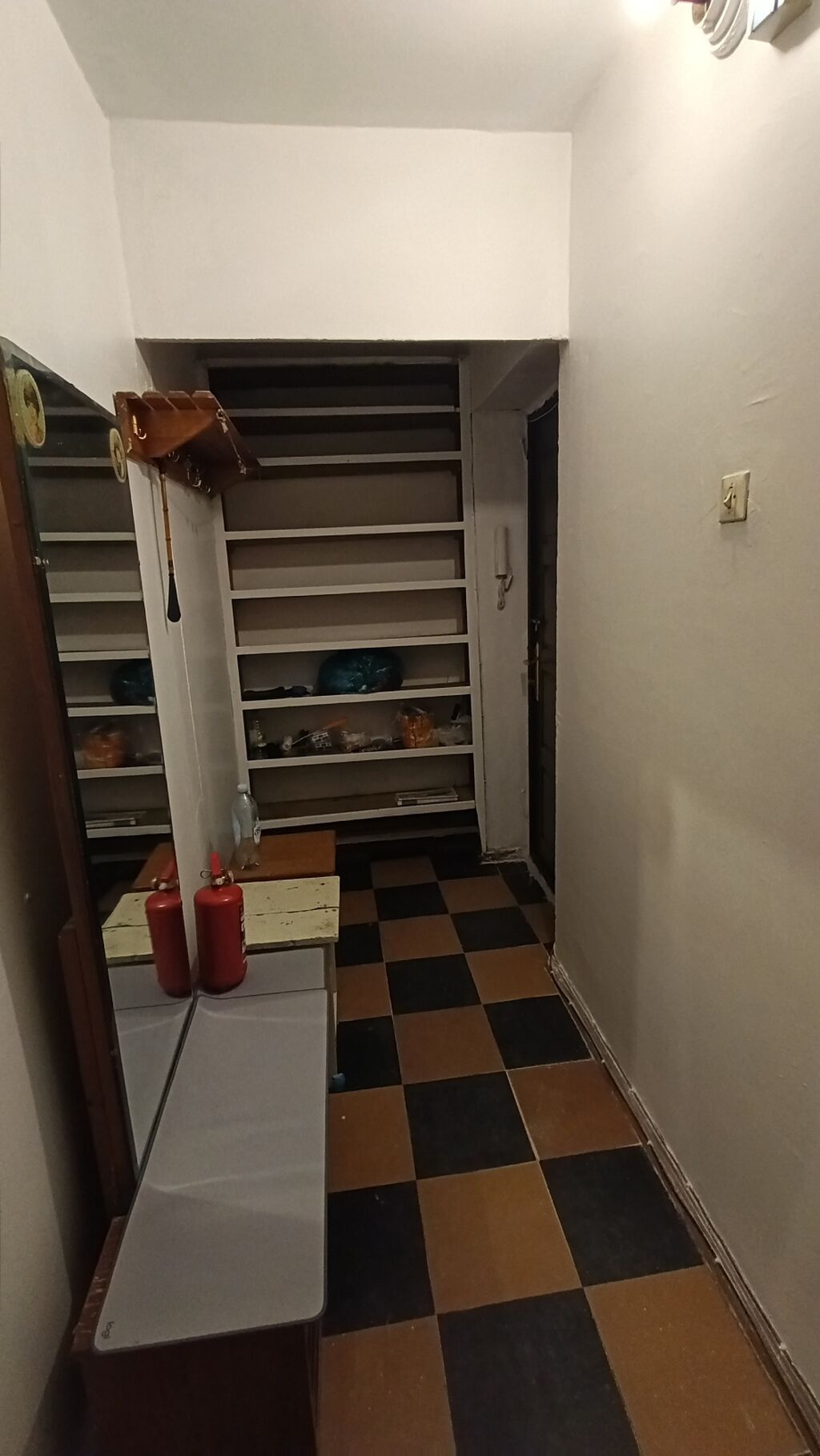1 комната, 32 м², 11 мкр 104 серия, 1 этаж, Старый ремонт: фото 5