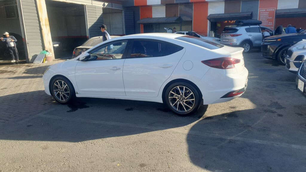 Hyundai Elantra: 2019 г., 1.6 л, Автомат, Бензин, Седан: фото 3
