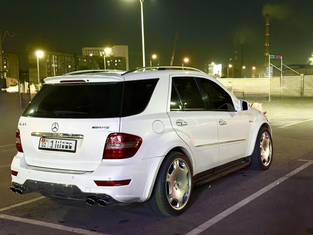 Mercedes-Benz ML-Class AMG: 2011 г., 6.3 л, Автомат, Бензин, Кроссовер: фото 5