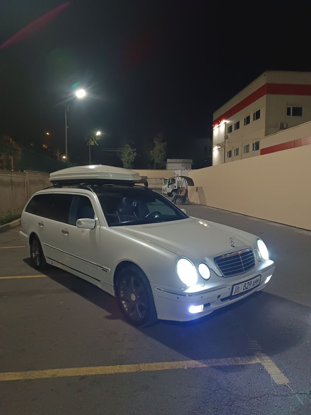 Mercedes-Benz E-Class: 2000 г., 3.2 л, Автомат, Бензин, Универсал: фото 7