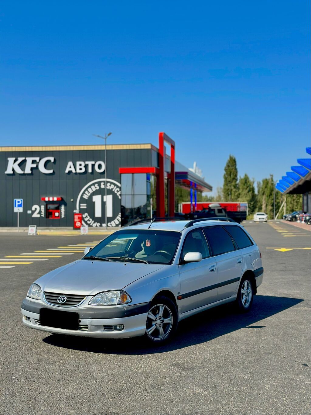 Toyota Avensis: 2002 г., 2 л, Автомат, Бензин, Универсал: фото 4