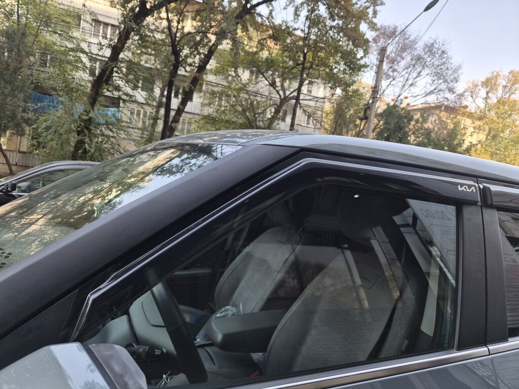 Ветровики (дефлекторы окон) для Kia EV5, комплект 4 штуки - Модель: фото 2