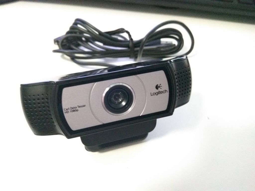 Webcam b. Веб камера Logitech с930e.