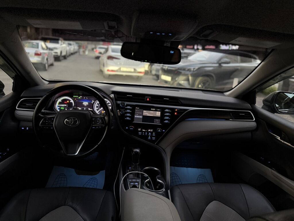 Toyota Camry: 2018 г., Вариатор, Гибрид, Седан: фото 5