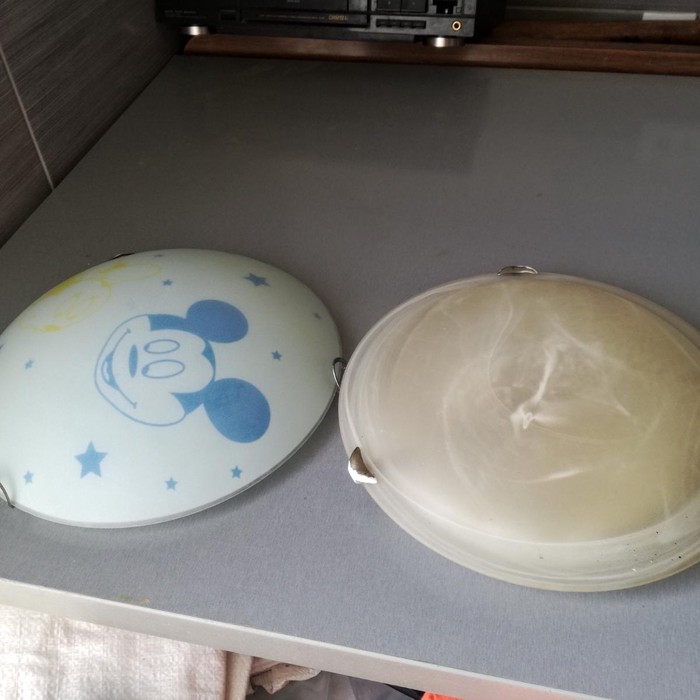 Rasveta: Dve plafonjere/precnik 32cm
Obe za 400 dinara. na lalafo.rs Dve plafonjere/precnik 32cm
Obe za 400 dinara. - Beograd