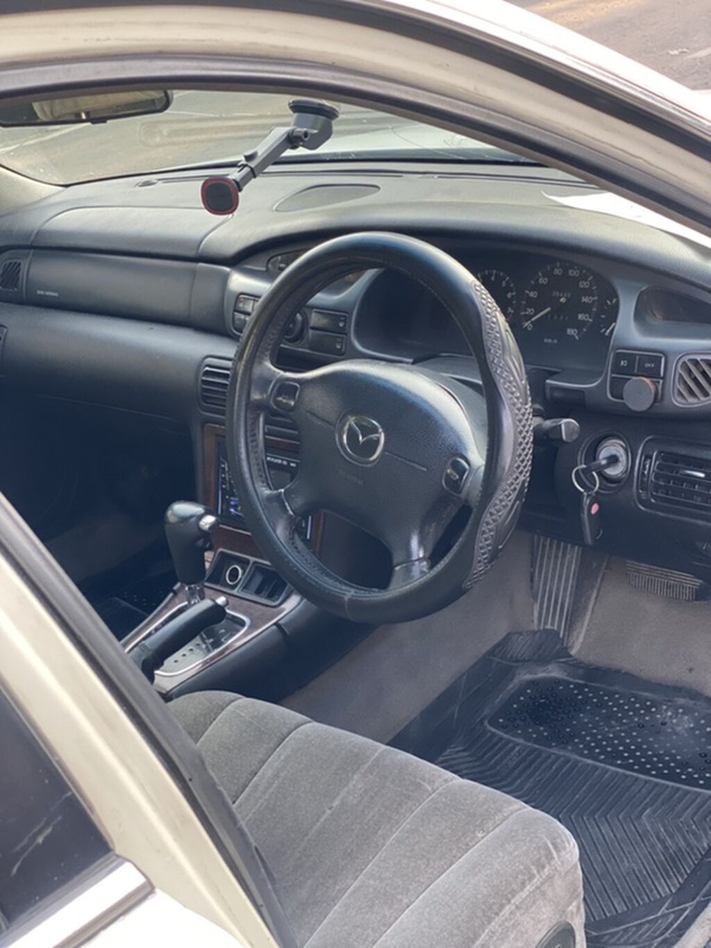 Mazda Millenia: 1998 г., 2 л, Автомат, Бензин, Седан: фото 6