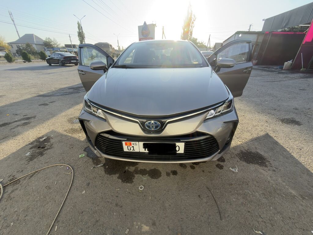 Toyota Corolla: 2020 г., Вариатор, Гибрид, Седан: фото 4