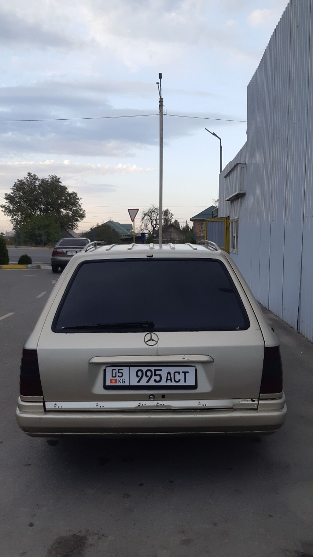 Mercedes-Benz W124: 1988 г., 2.3 л, Автомат, Бензин, Универсал: фото 4