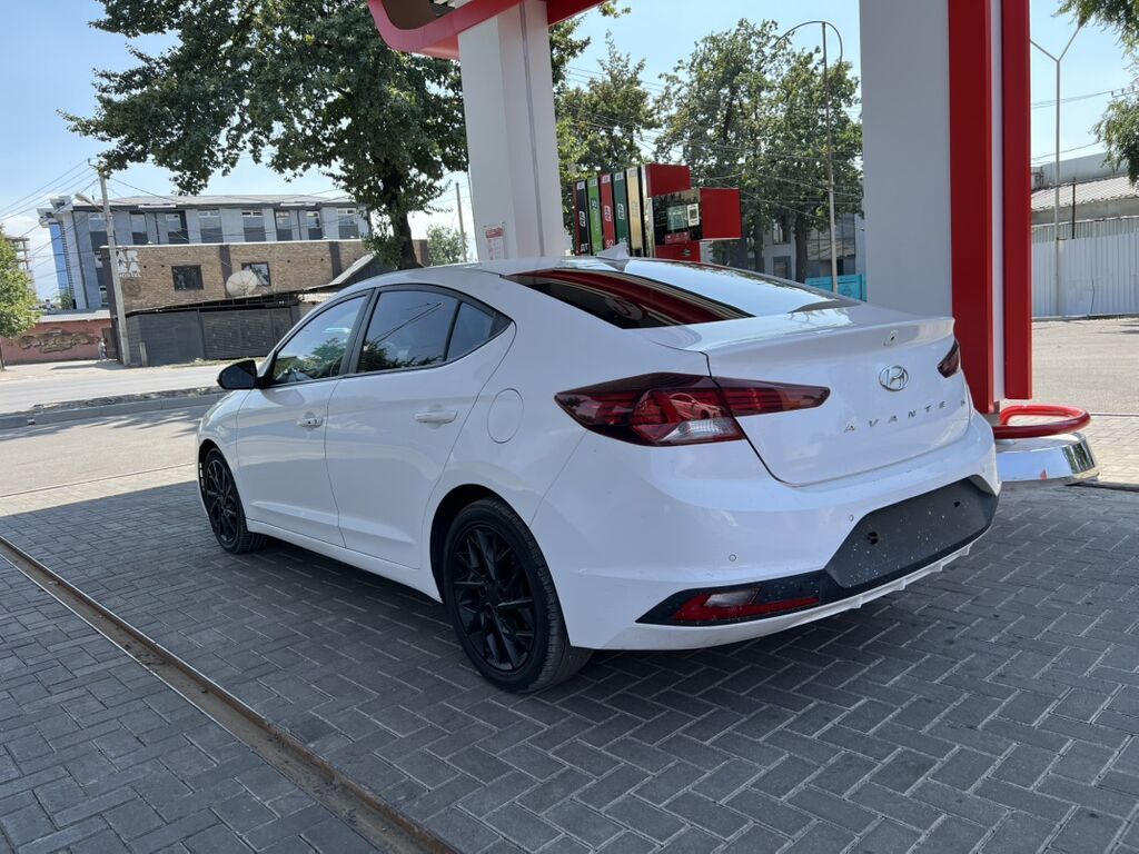 Hyundai Elantra 2019, 1.6 л, автомат, бензин: фото 5