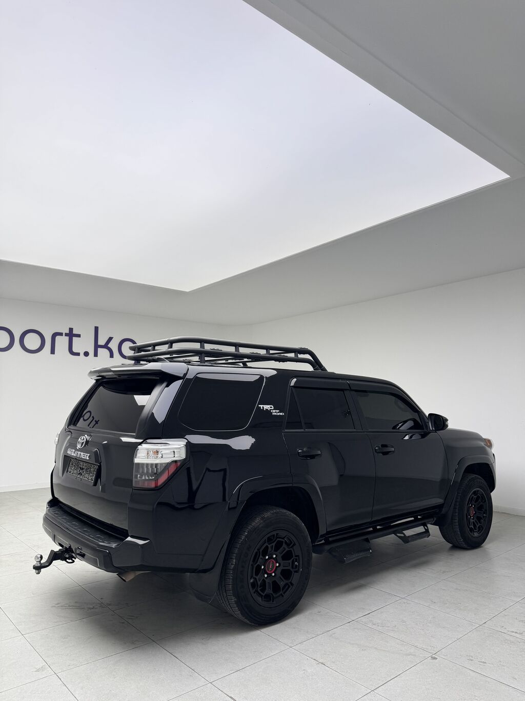 Toyota 4Runner: 2020 г., 4 л, Автомат, Газ, Внедорожник: фото 5