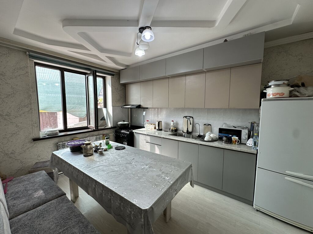 Продам 6-комнатный дом 180 м² в Бишкеке: фото 3