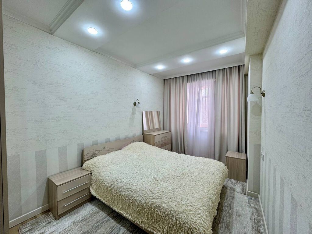 3 комнаты, 110 м², 5 мкр Элитка, 3 этаж, Дизайнерский ремонт: фото 1
