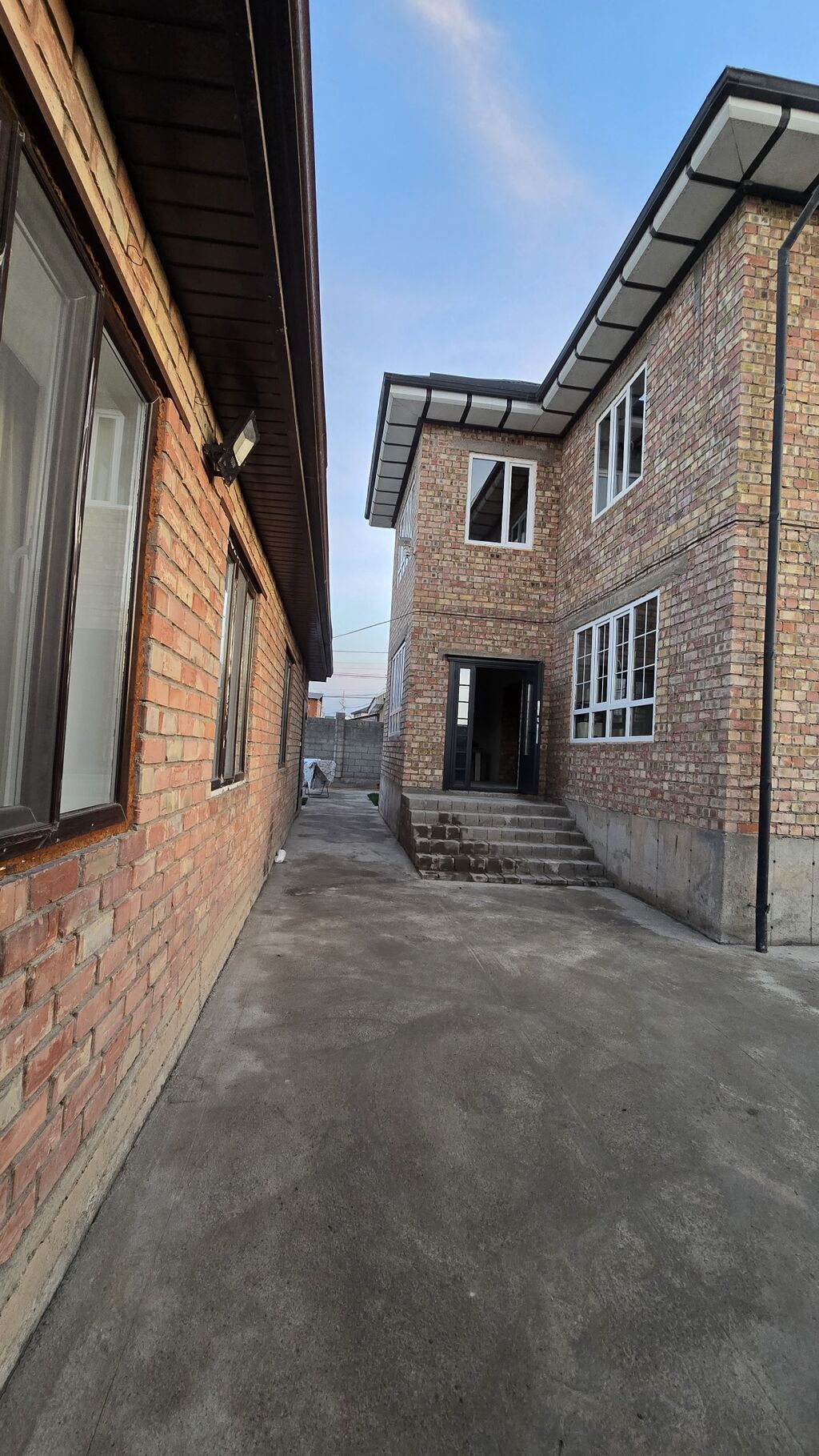 Продаётся двухэтажный кирпичный дом с закрытым двором. Основные: фото 8