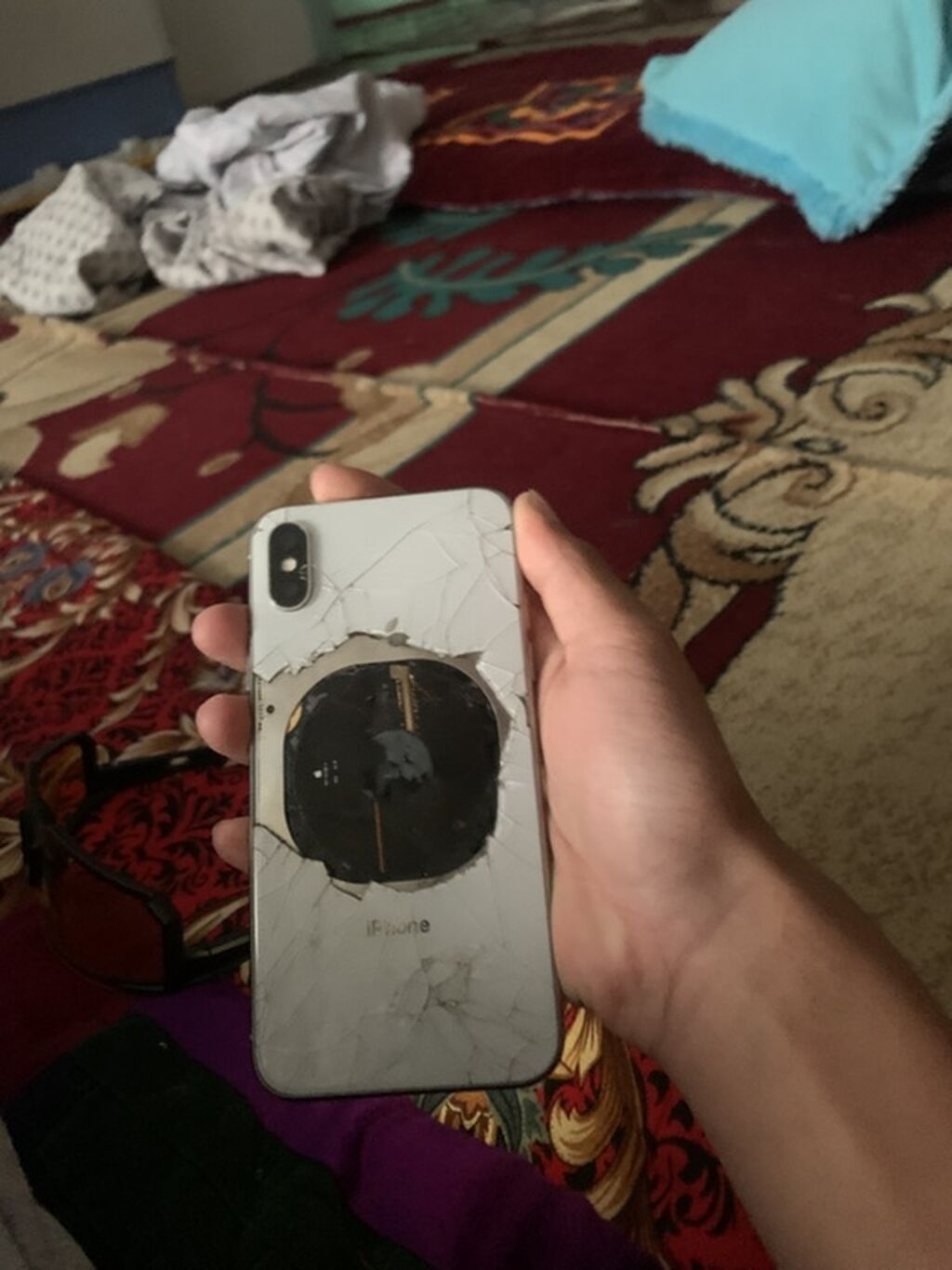 IPhone X, 64 ГБ, белый задный крышка сломаный акб 100минялса Экран: фото 2