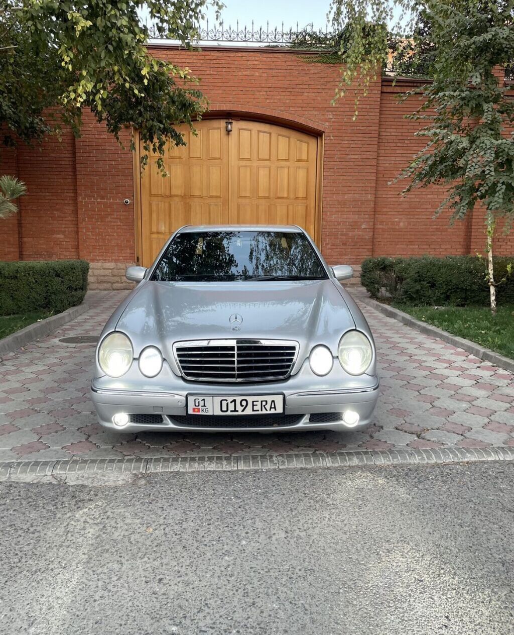 Mercedes-Benz E-Class: 1999 г., 4.3 л, Типтроник, Бензин, Седан: фото 5