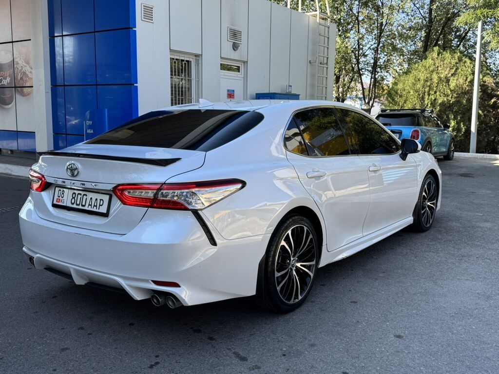 Toyota Camry: 2019 г., 2.5 л, Бензин, Седан: фото 2