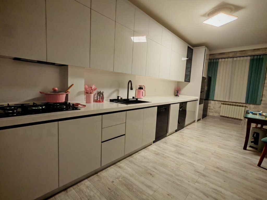 3 otaqlı, Yeni tikili, 110 kv. m