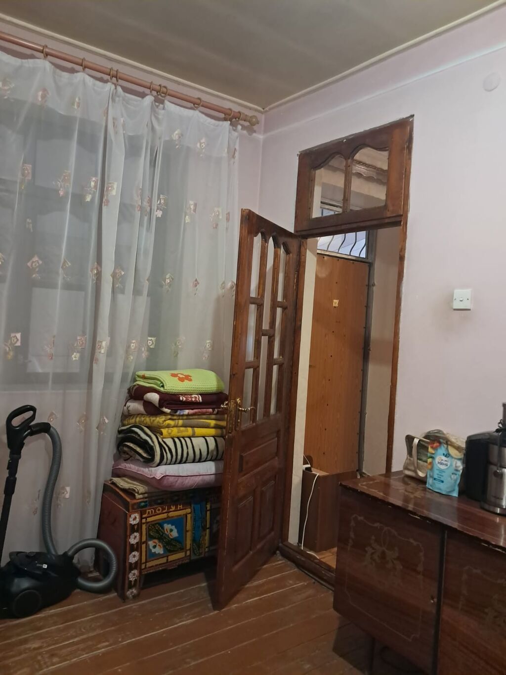 LÖKBATANDA 233 MƏKTƏBİN TAM QARŞISI ŞƏXSİ TİKİLİ HƏYƏT EVİ SATILIR! 📍