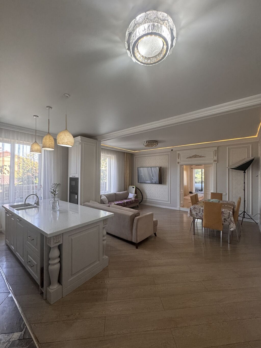370 м², 6 комнат, Киргизия 1: фото 7