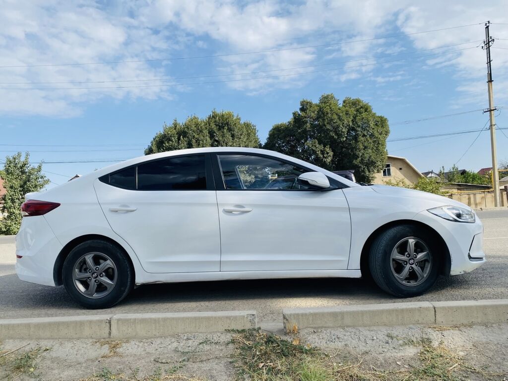 Hyundai Avante: 2018 г., 1.6 л, Автомат, Бензин, Седан: фото 3