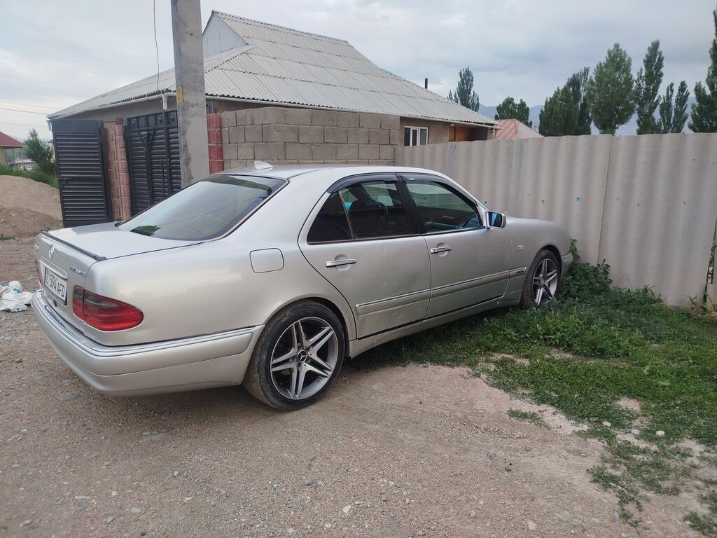 Mercedes-Benz E-Class: 1995 г., 3.2 л, Автомат, Бензин, Седан — фото 3