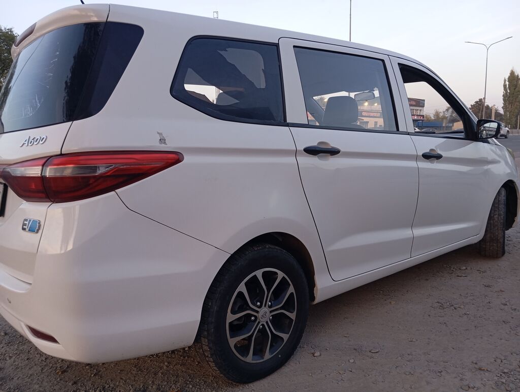 Changan Auchan A600 EV: 2022 г., 2 л, Автомат, Электромобиль, Минивэн: фото 5