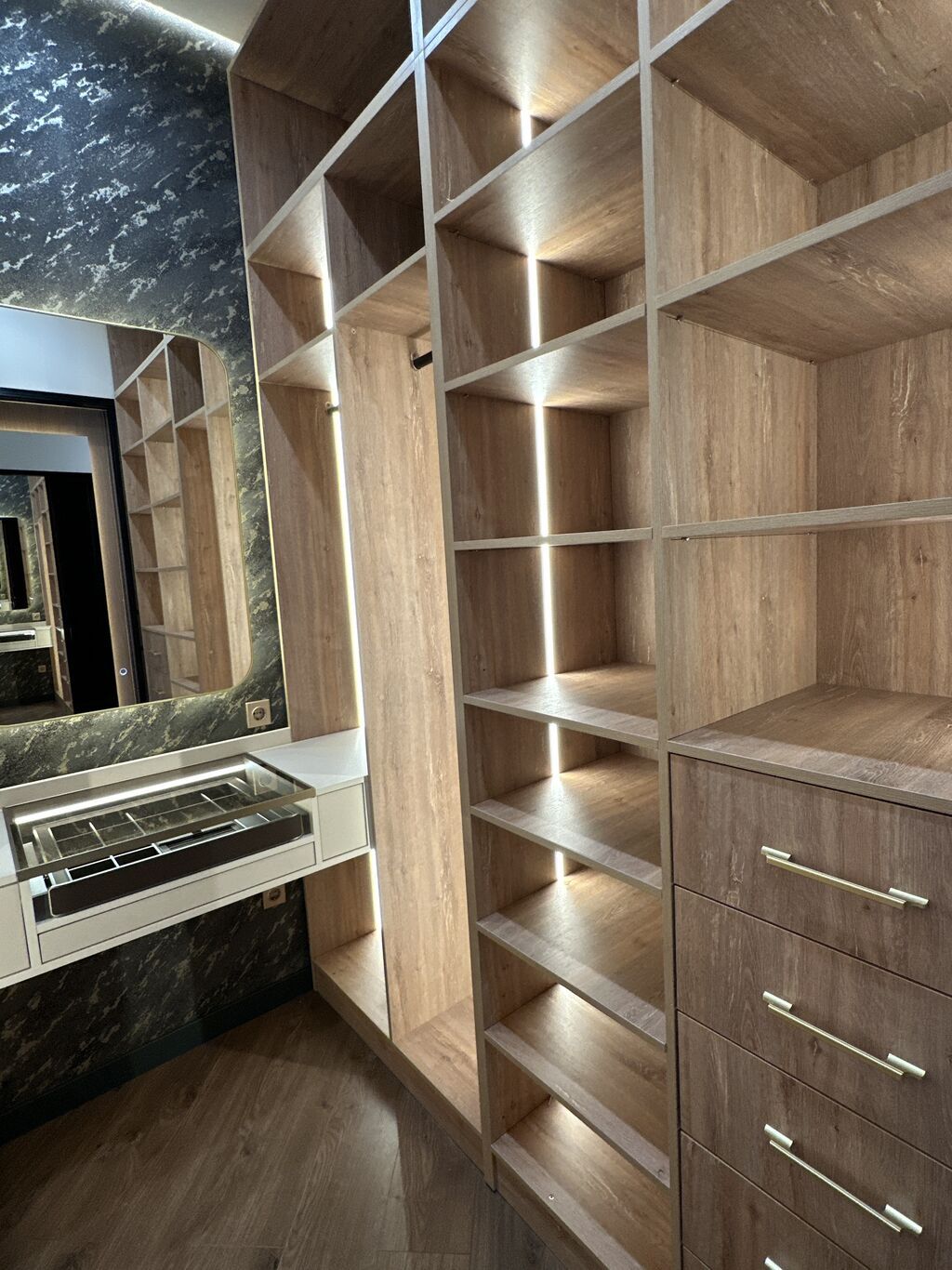 2 комнаты, 50 м², Элитка, 10 этаж, Дизайнерский ремонт: фото 2
