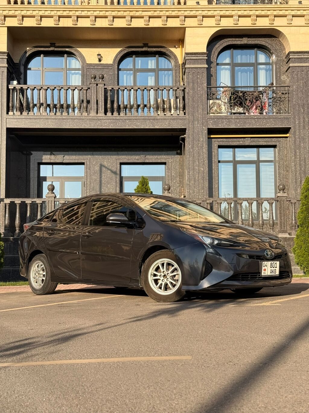 Toyota Prius: 2017 г., 1.8 л, Вариатор, Гибрид, Хэтчбэк: фото 6