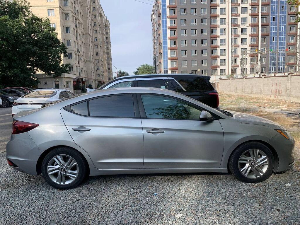 Hyundai Elantra: 2020 г., Бензин, Седан: фото 2