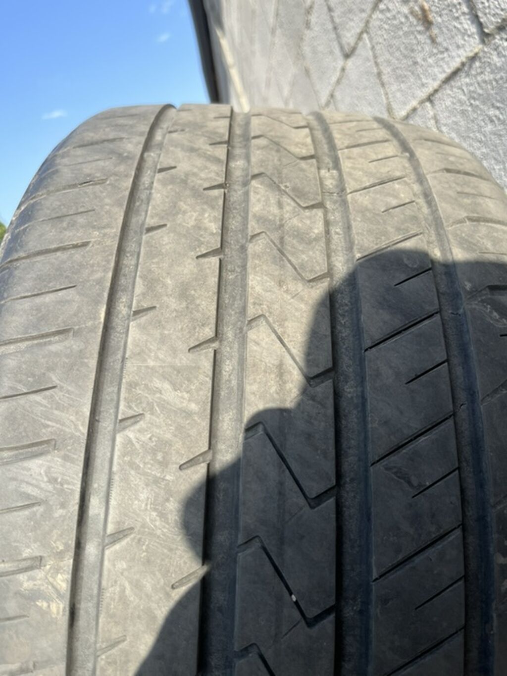 Шины Б/У Размер 265/40 R22, 305/35 R22 Производство Китай Leonhard: фото 4