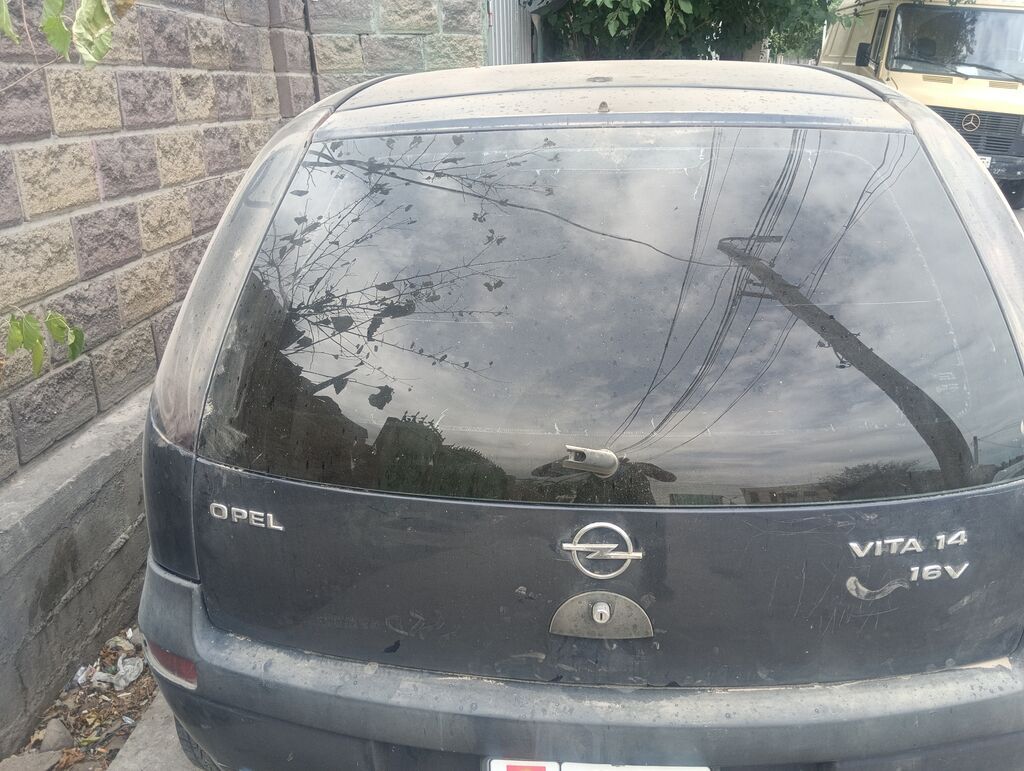 Opel Vita: 2001 г., 1.4 л, Автомат, Бензин, Хэтчбэк: фото 3
