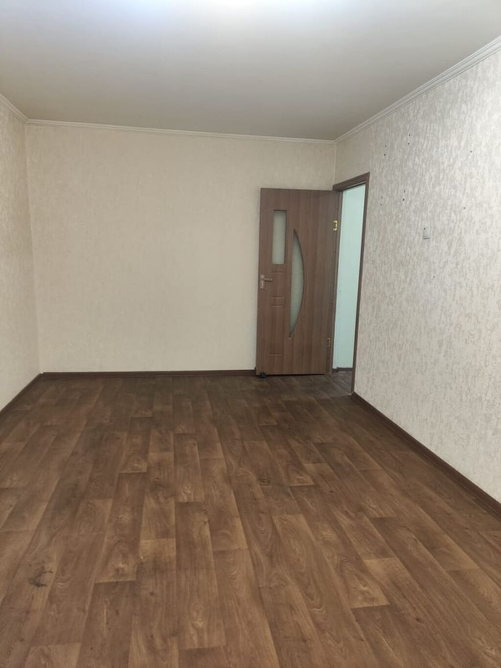 2 комнаты, 45 м², 4 мкр 104 серия, 4 этаж, Старый ремонт: фото 4