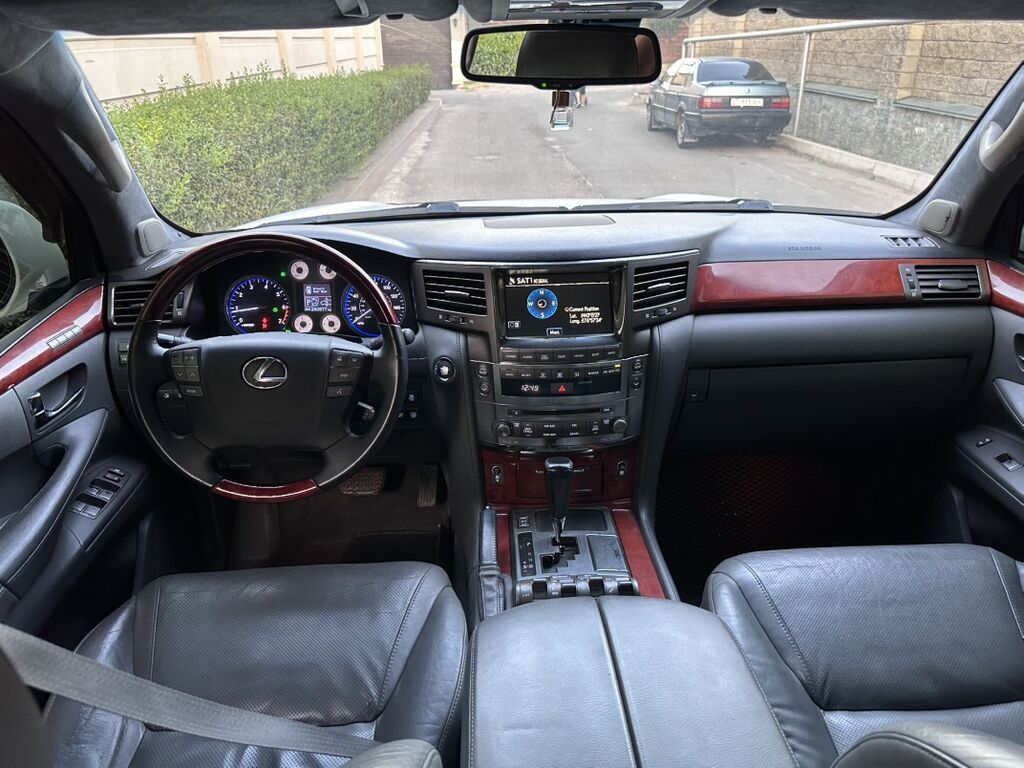 Lexus LX: 2009 г., 5.7 л, Автомат, Бензин, Внедорожник: фото 8