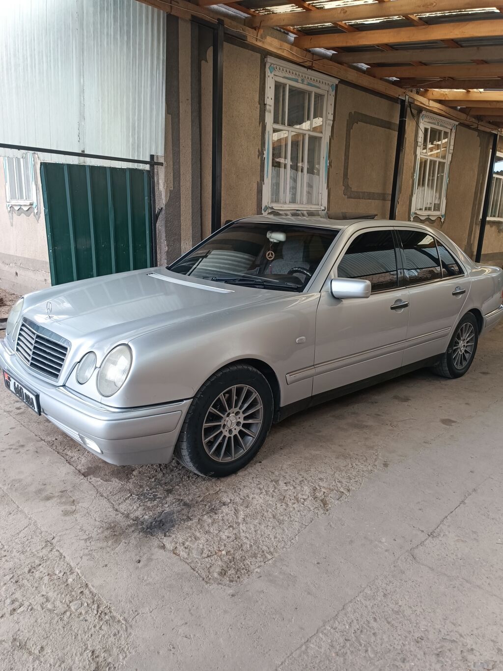 Mercedes-Benz E-Class: 1996 г., 2.3 л, Механика, Бензин, Седан: фото 5