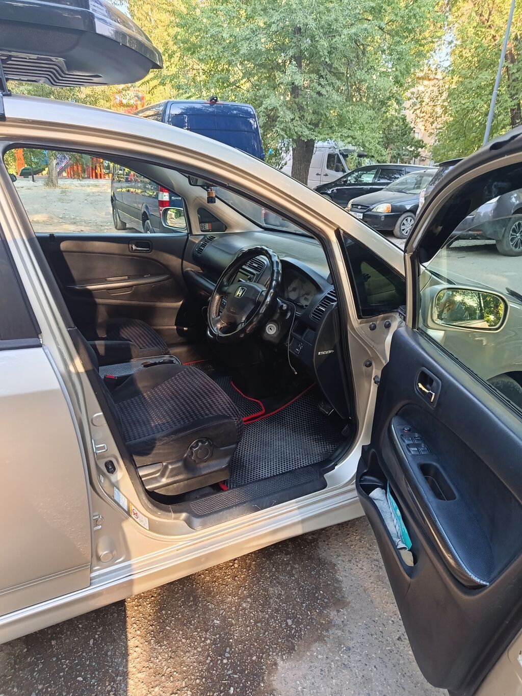 Honda Stream: 2003 г., 2 л, Автомат, Бензин, Минивэн: фото 6