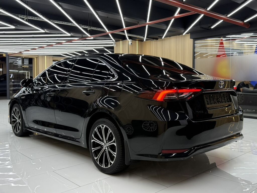 Toyota Corolla: 2021 г., 1.8 л, Вариатор, Гибрид, Седан: фото 6
