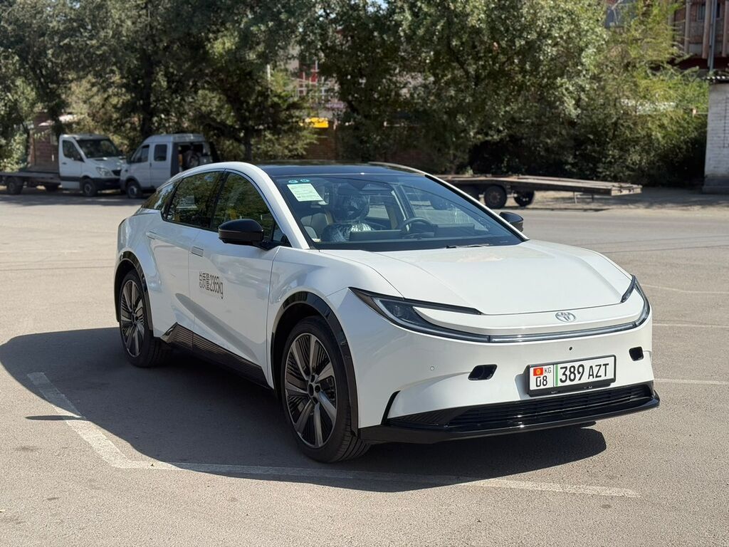 Toyota bZ5: 2026 г., Электромобиль, Хэтчбэк: фото 3