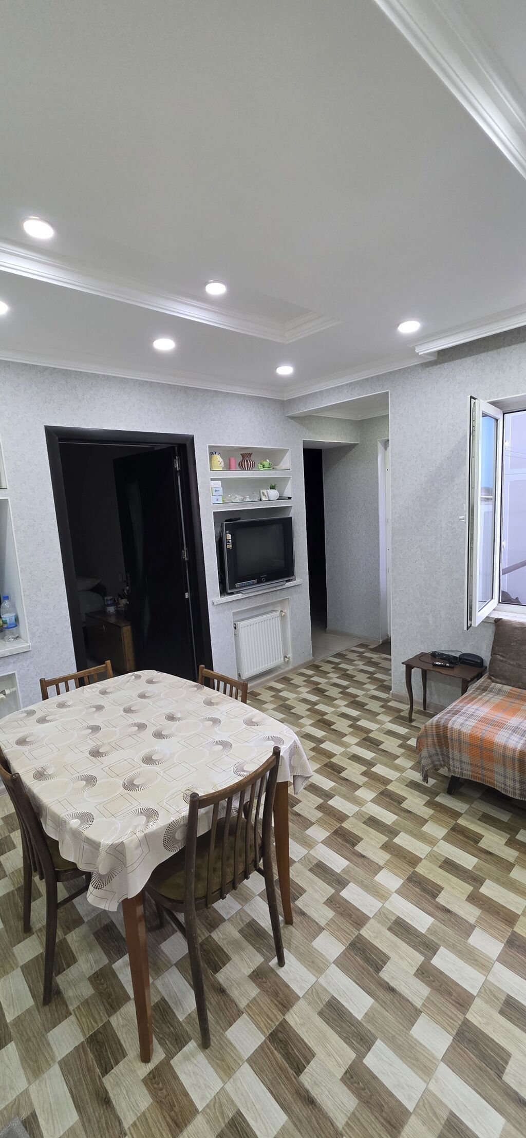 136 kv. m, 5 otaqlı, İnternet, Telefon, Qaz