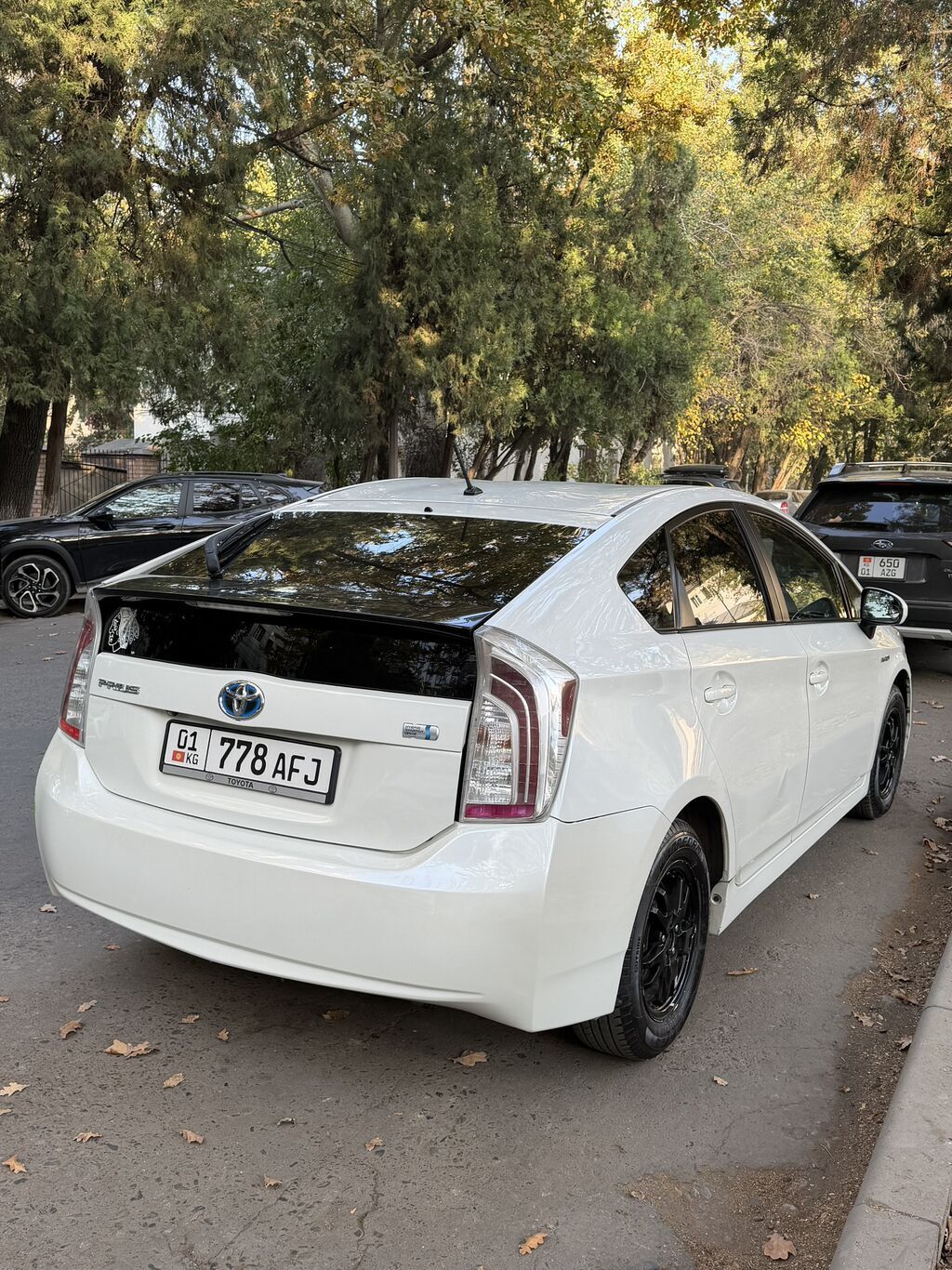 Toyota Prius: 2015 г., 1.8 л, Вариатор, Гибрид, Хэтчбэк: фото 3