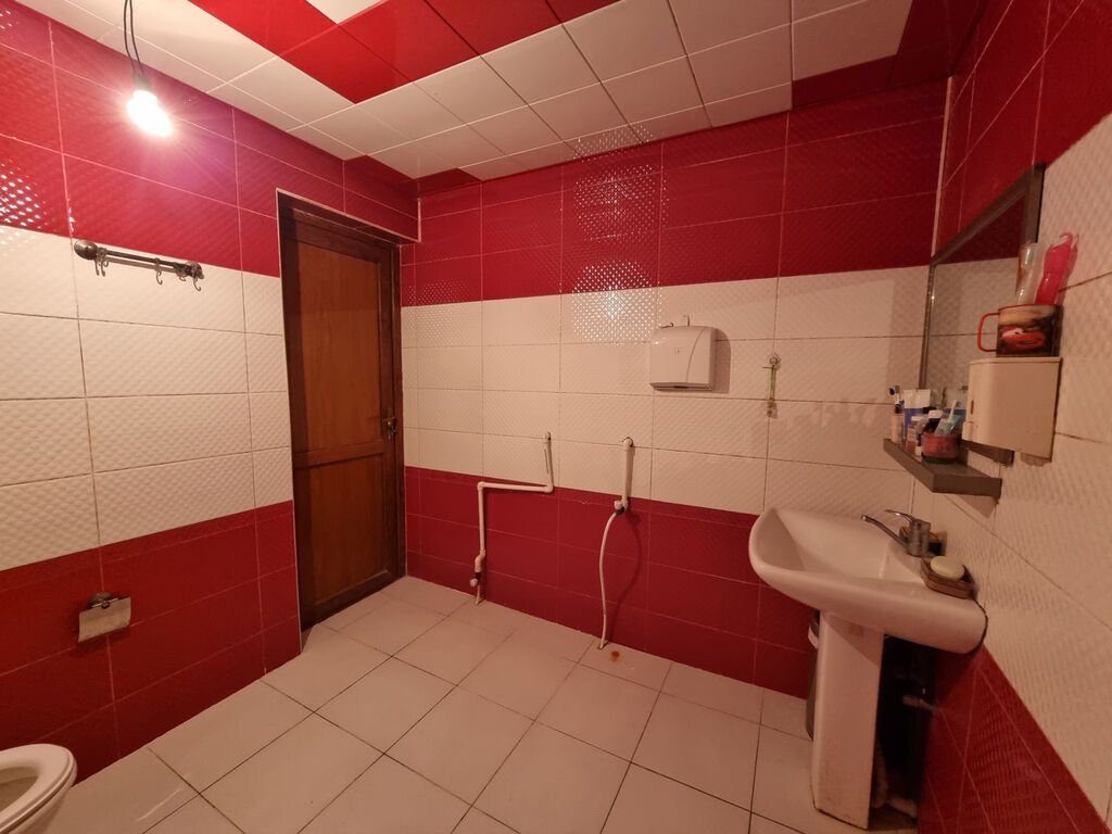 Bakı, 5 otaqlı, Köhnə tikili, 220 kv. m