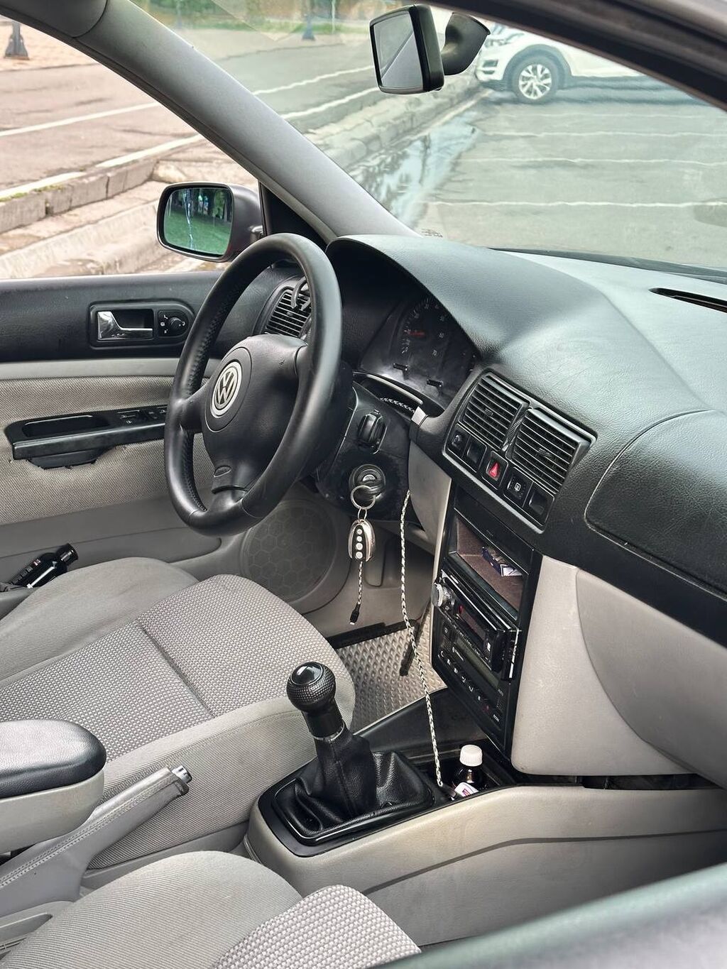 Volkswagen Golf: 1999 г., 1.6 л, Механика, Бензин, Хэтчбэк: фото 8