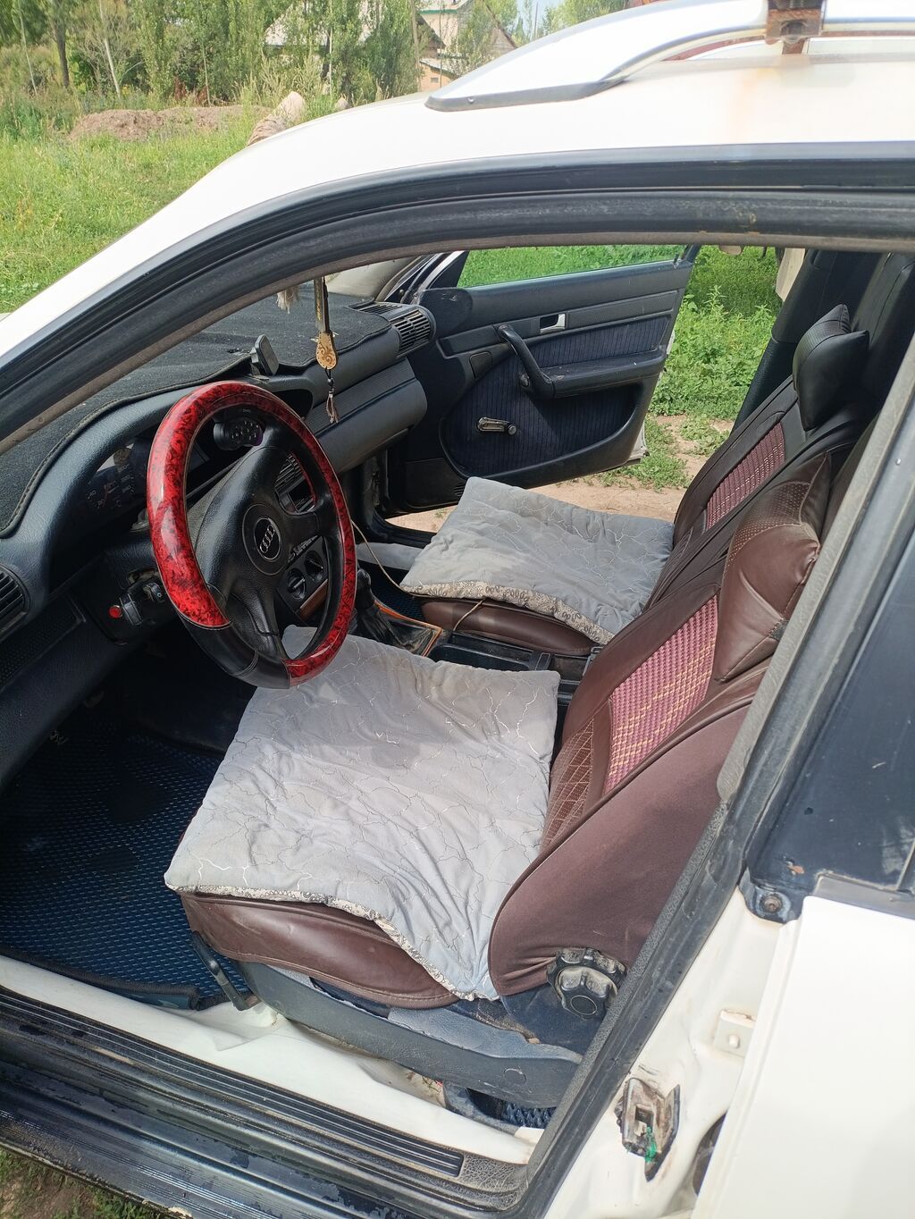 Audi 100: 1993 г., 2 л, Механика, Бензин, Универсал: фото 7