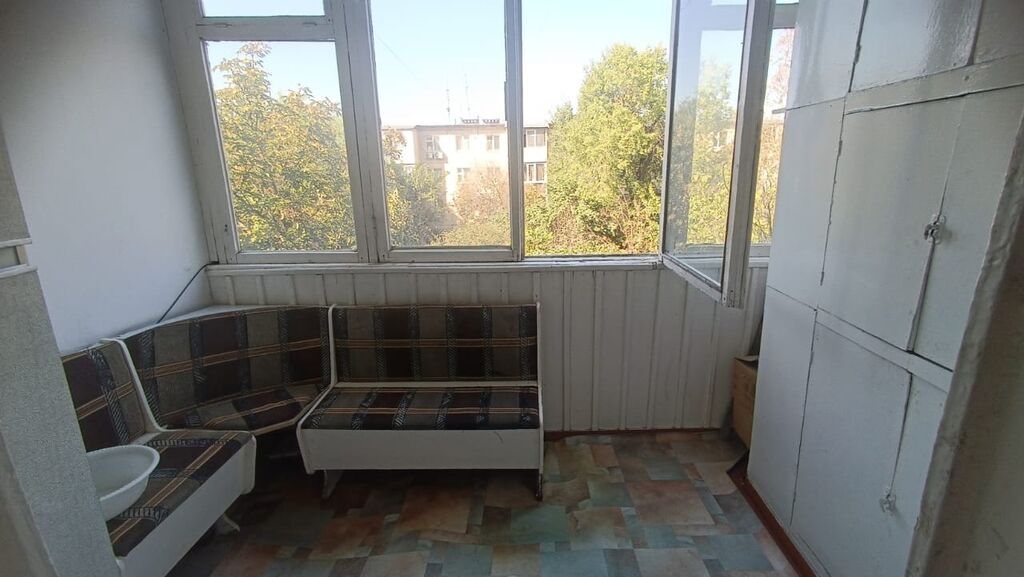 3 комнаты, 58 м², 8 мкр 104 серия, 3 этаж, Требуется ремонт: фото 5