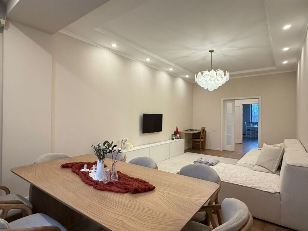 Продается 3-комнатная квартира, 117 м², 7 мкр: фото 2