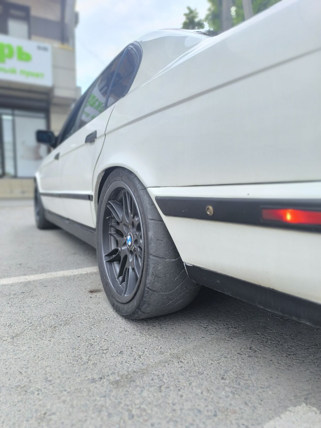 BMW 5 series: 1993 г., 4.4 л, Механика, Бензин, Седан: фото 3