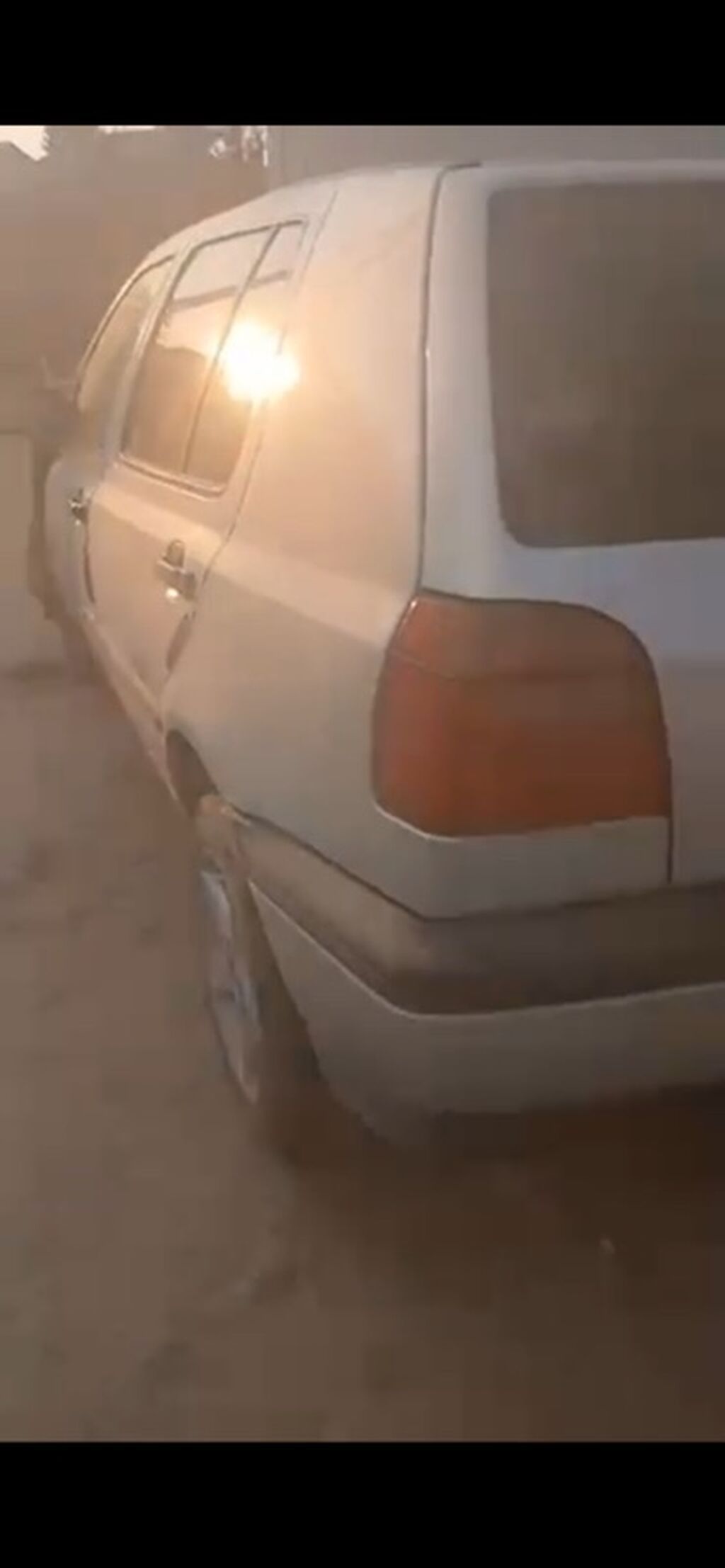 Volkswagen Golf III, 5‑дверный хэтчбек, серебристый цвет. Автомобиль: фото 4