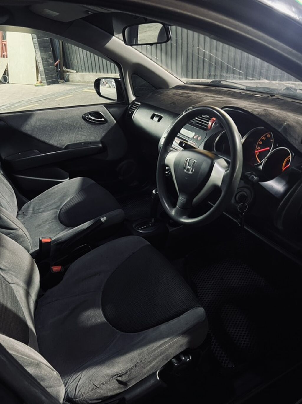Honda Fit: 2002 г., 1.5 л, Автомат, Бензин, Хэтчбэк: фото 8