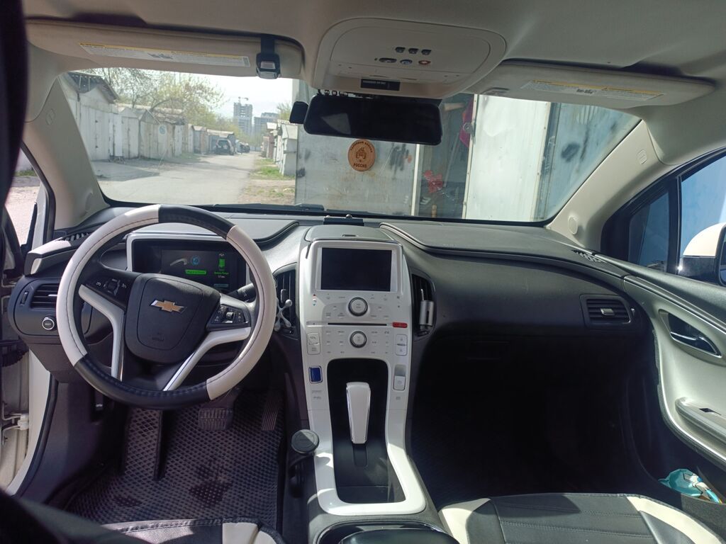Chevrolet Volt: 2011 г., 1.4 л, Гибрид, Хэтчбэк: фото 5