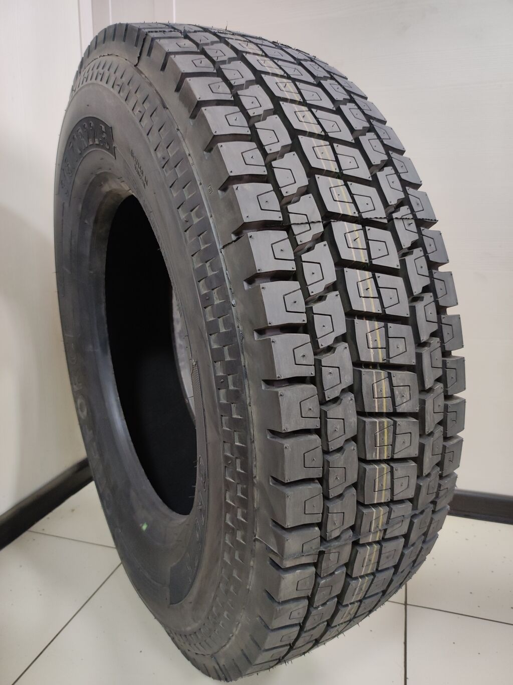 Шины 315/70R22.5 предназначены для установки на грузовые автомобили на: фото 6